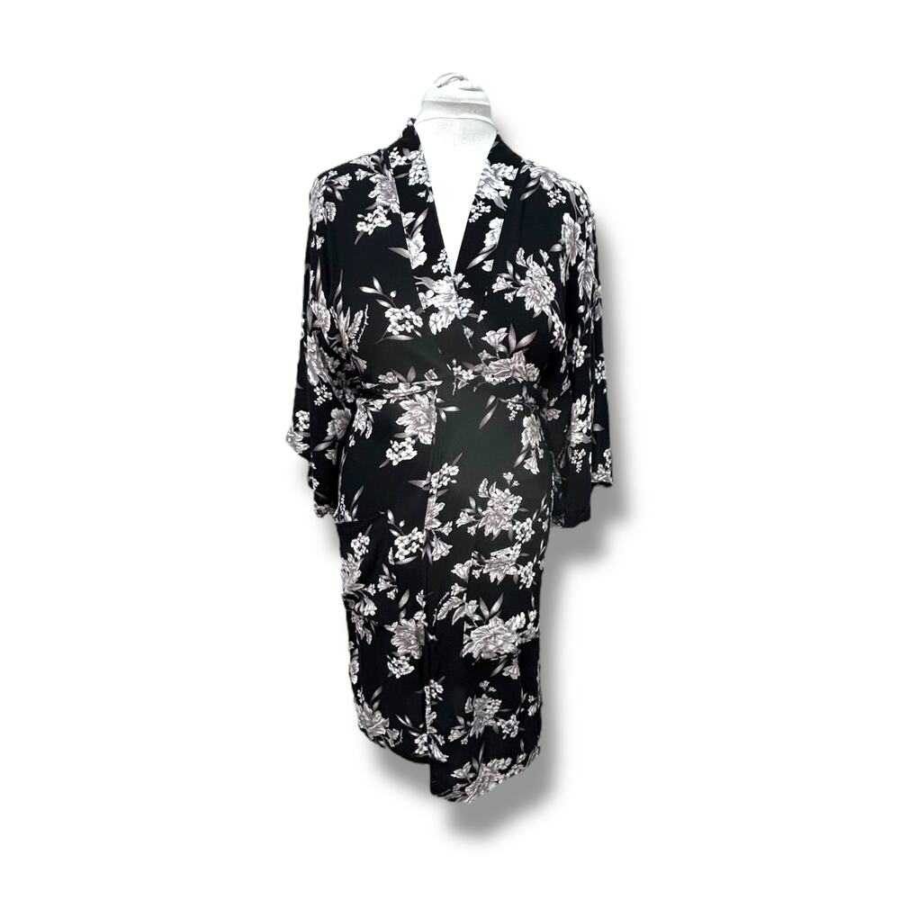 Spiritual Gangster Women's 'Maya' Black Floral Kimono, One Size - Picture 2 of 13